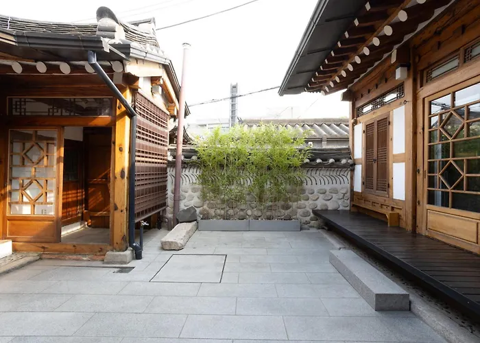 別荘 Damsojeong A 100 Year Old Traditional Korean Hanok Built In 1921 ソウル特別市