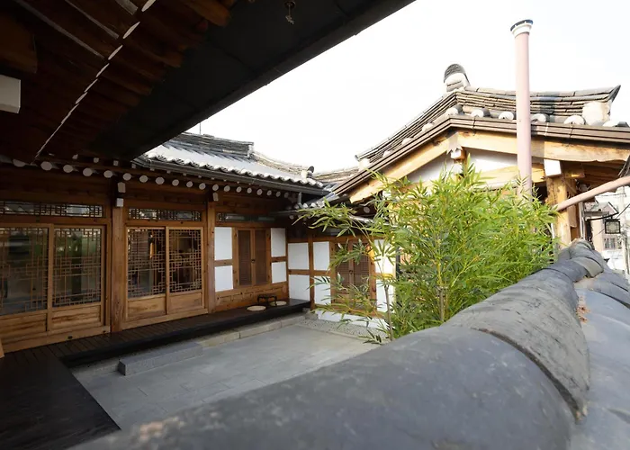 別荘 Damsojeong A 100 Year Old Traditional Korean Hanok Built In 1921 *